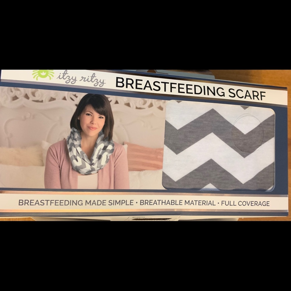 Itzy Ritzy breastfeeding scarf